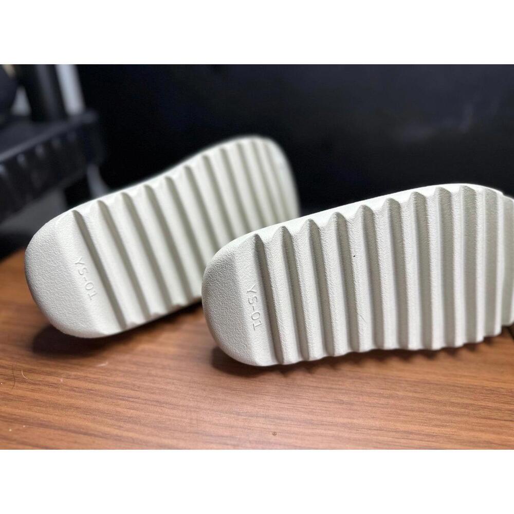 YZY Slide YS-01 SIZE: 4 - Picture 6 of 7